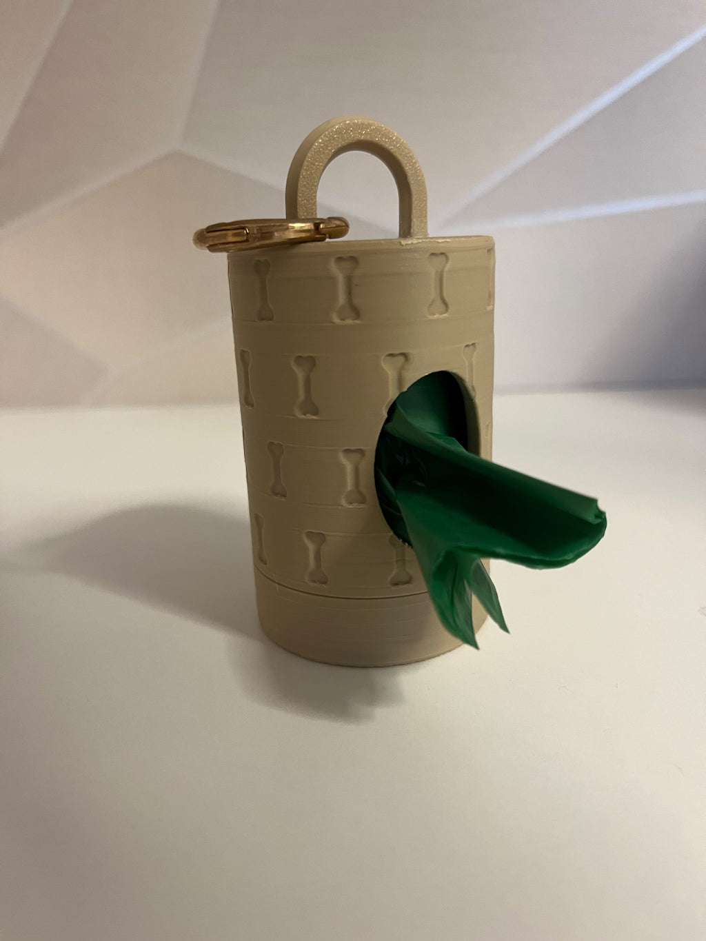 Porta Sacchetti Igienici Cane in Stampa 3D – Dispenser di Design con Texture a Ossicini e Moschettone