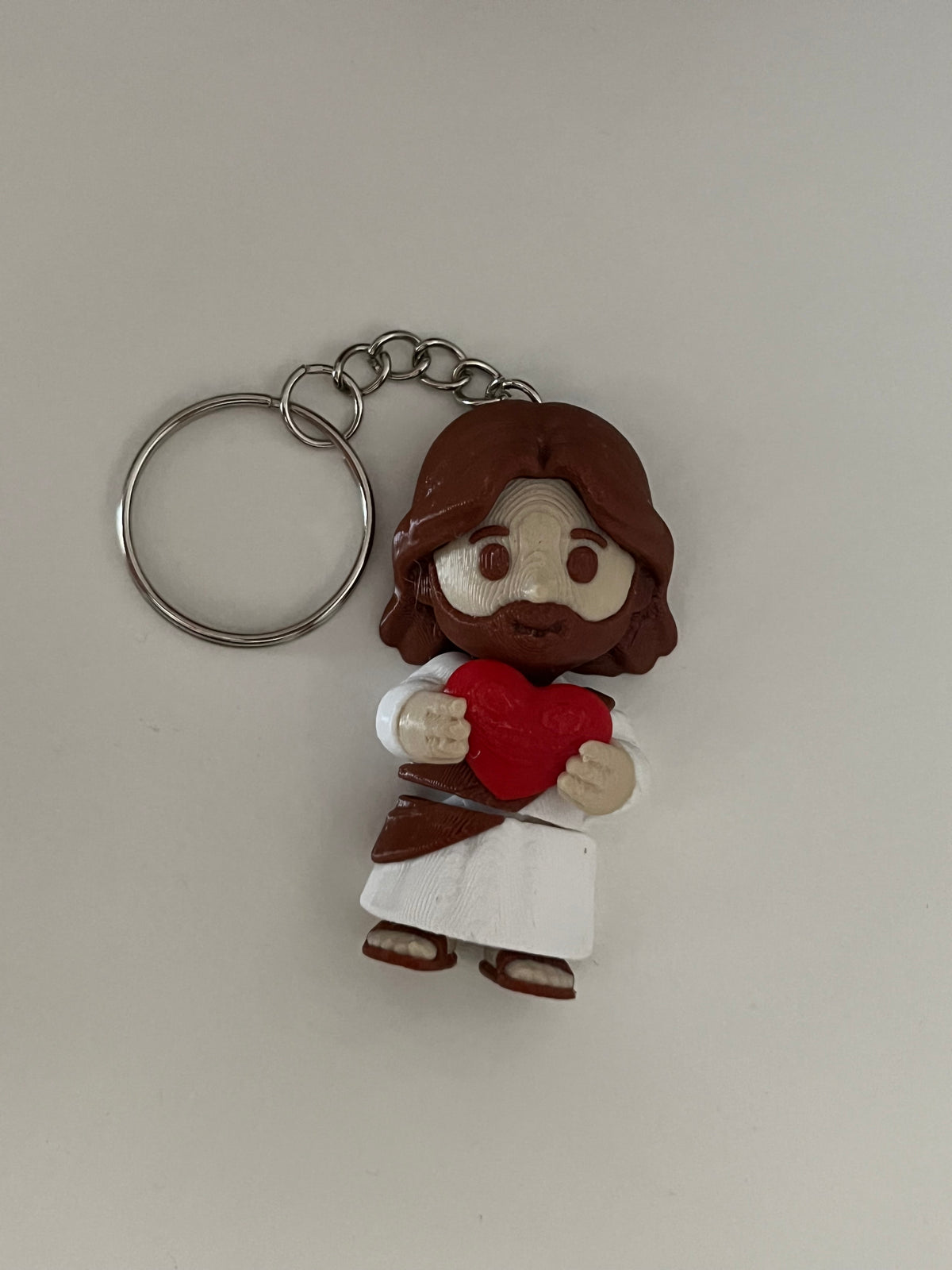 Mini Portachiavi "Chibi Gesù con Cuore" – Statuetta Religiosa Kawaii in Stampa 3D