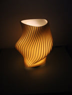 Lampada da Tavolo Scultorea Parametrica – Design Organico Moderno