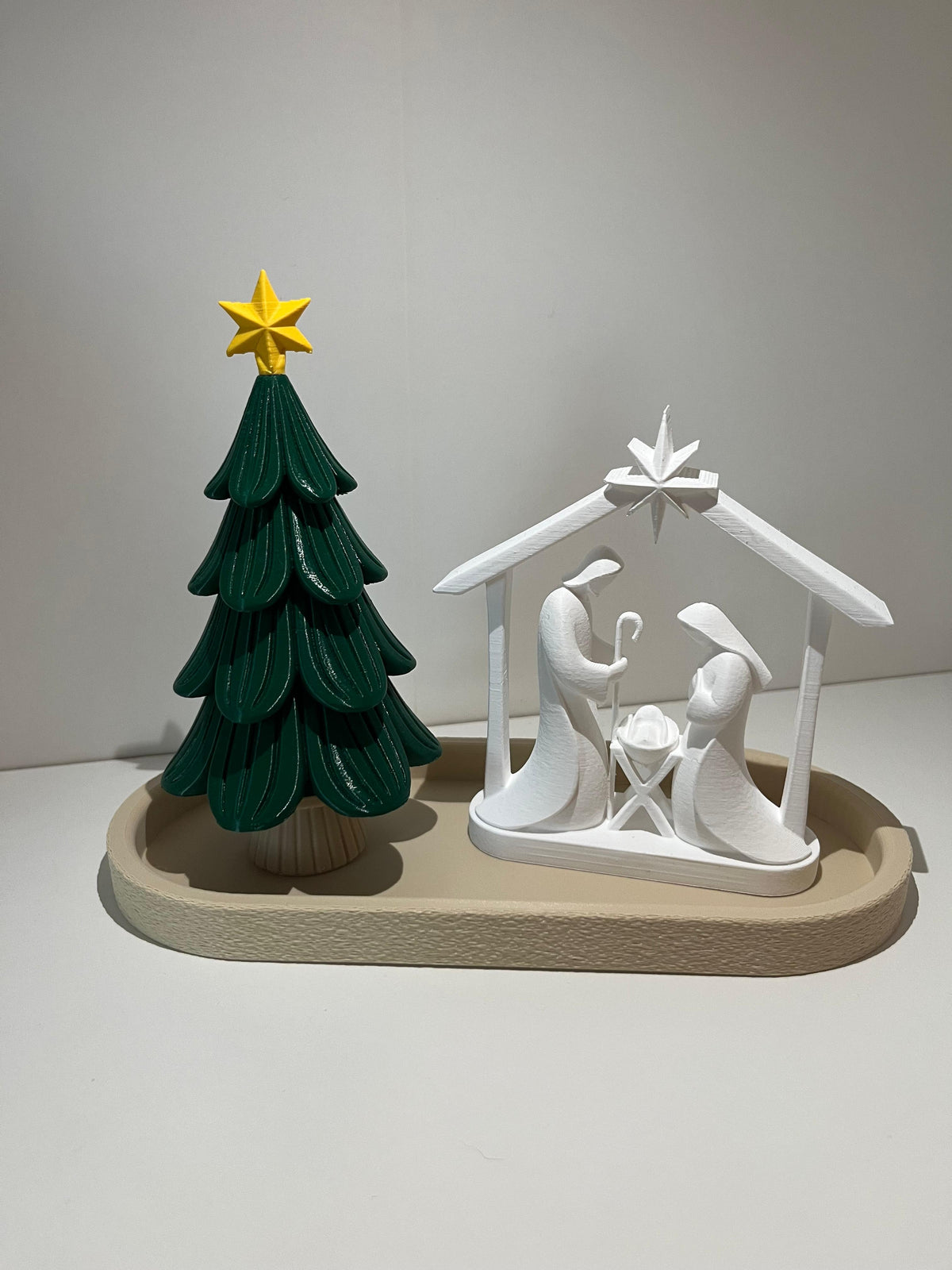 Kit Natalizi Stampati in 3D: Albero con Stella e Set Decorativi su Vassoio