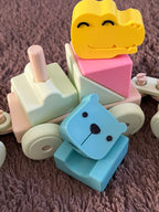 Trenino Giocattolo in 3D - Vagone Arcobaleno e Animaletti Interattivi (Pastello)