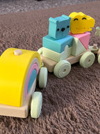 Trenino Giocattolo in 3D - Vagone Arcobaleno e Animaletti Interattivi (Pastello)