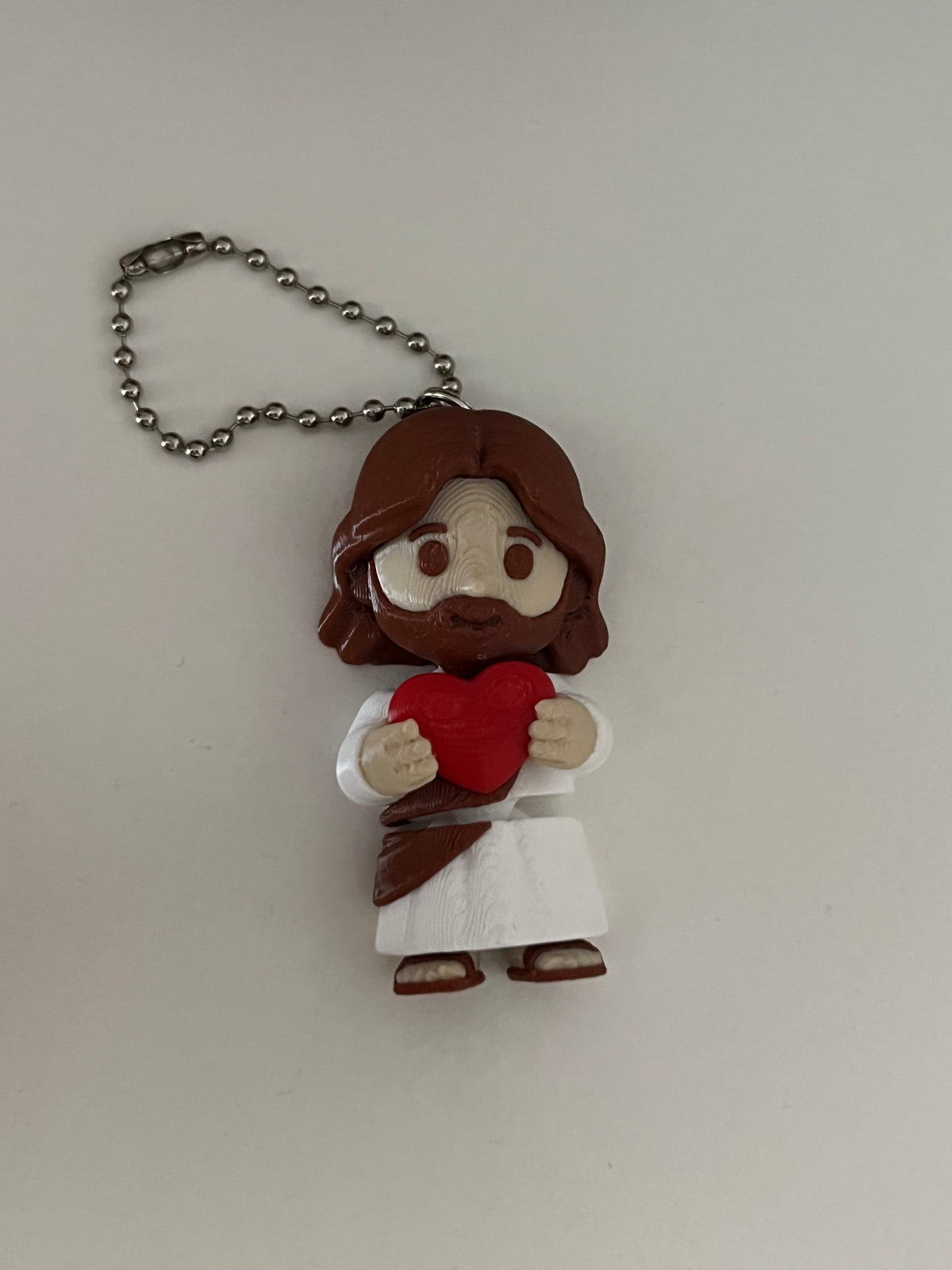 Mini Portachiavi "Chibi Gesù con Cuore" – Statuetta Religiosa Kawaii in Stampa 3D