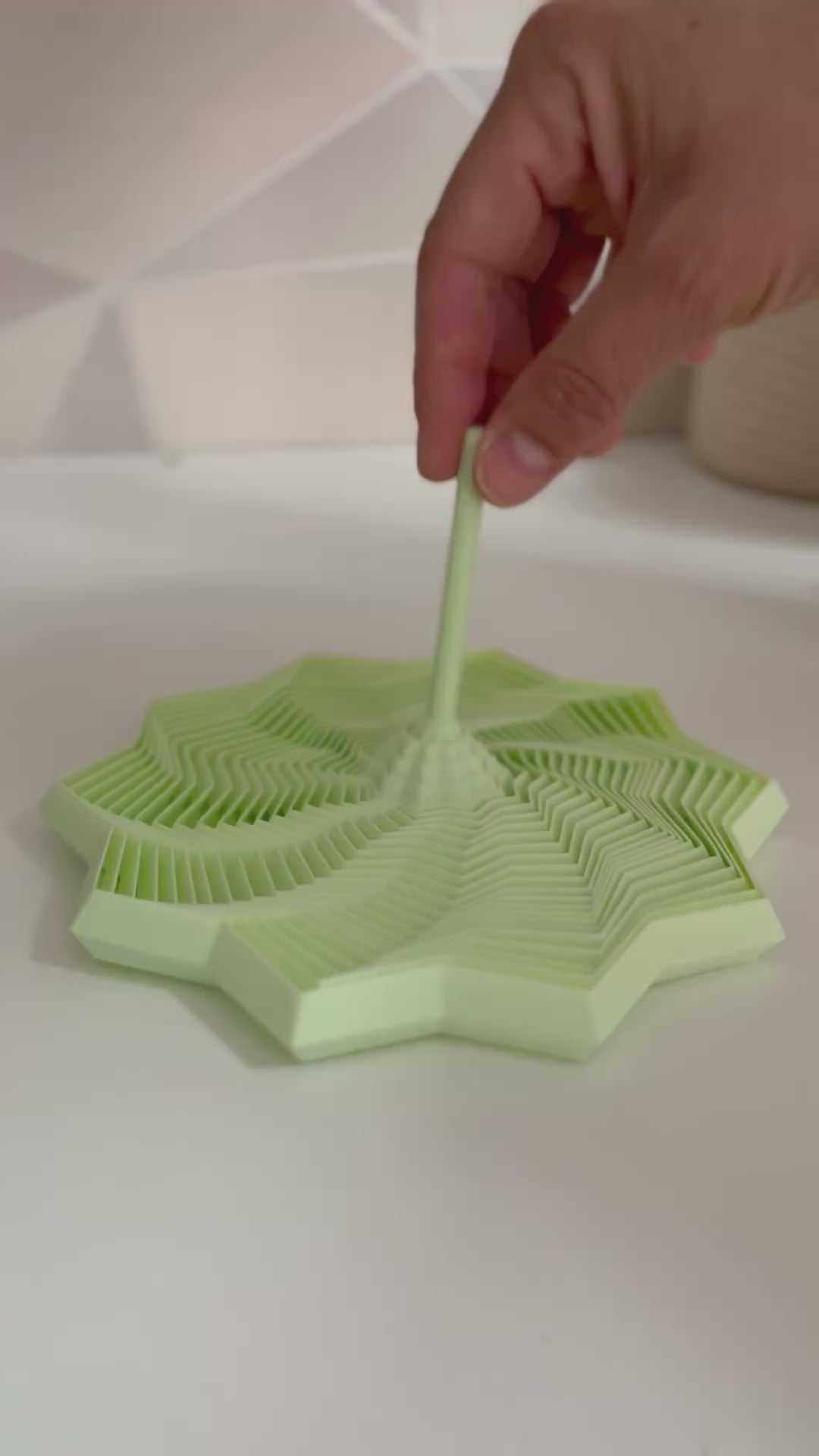 Star Dancer Fidget Stampato in 3D – Giocattolo Sensoriale Antistress e Oggetto di Design da Scrivania – Colore Verde Menta